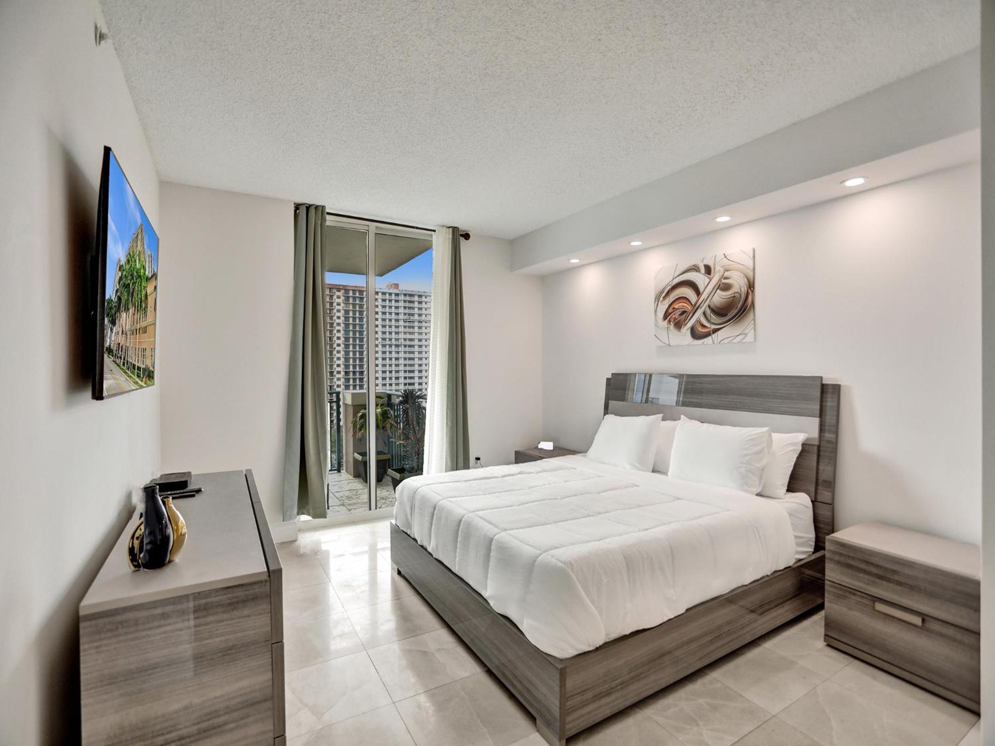 King David Sunny Isles * Miami Beach